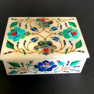 White marble with mother of pearl inlay, trinket box or jewelry box